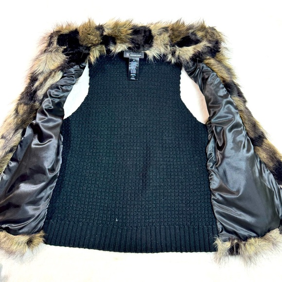 BNWOT INC Faux Fur Soft and Warm Vest Size Small - Picture 9 of 10